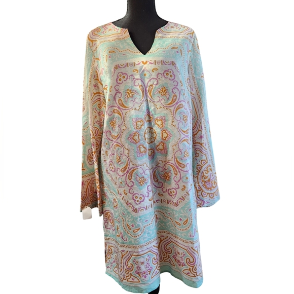 J. McLaughlin Geometric Large Long Sleeves V-Neck - Picture 2 of 8